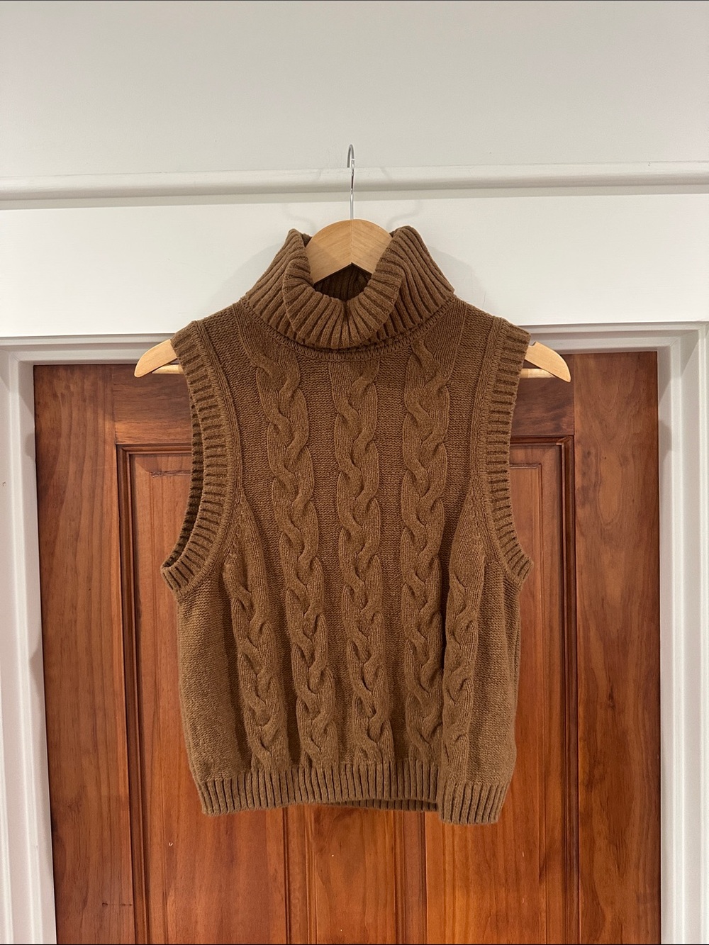 Sleeveless Cable Knit Turtleneck Sweater Vest - Brown